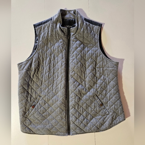 Relativity Jackets & Blazers - NWOT Relativity Quilt Vest 2XL